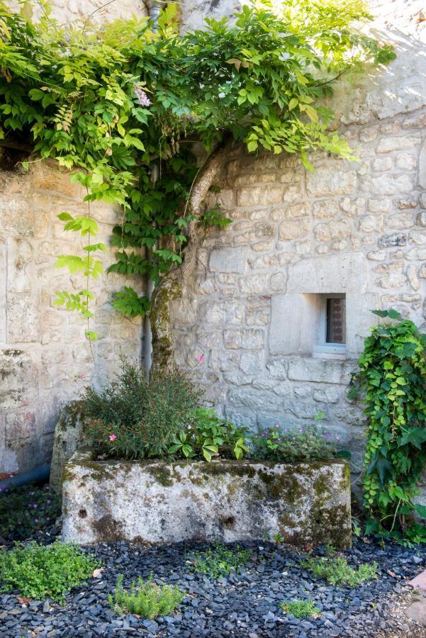 Du Presbytere D'envaux, Ravissante Maison De Charme Port-dʼEnvaux