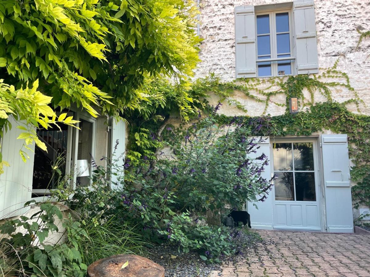 Du Presbytere D'envaux, Ravissante Maison De Charme *