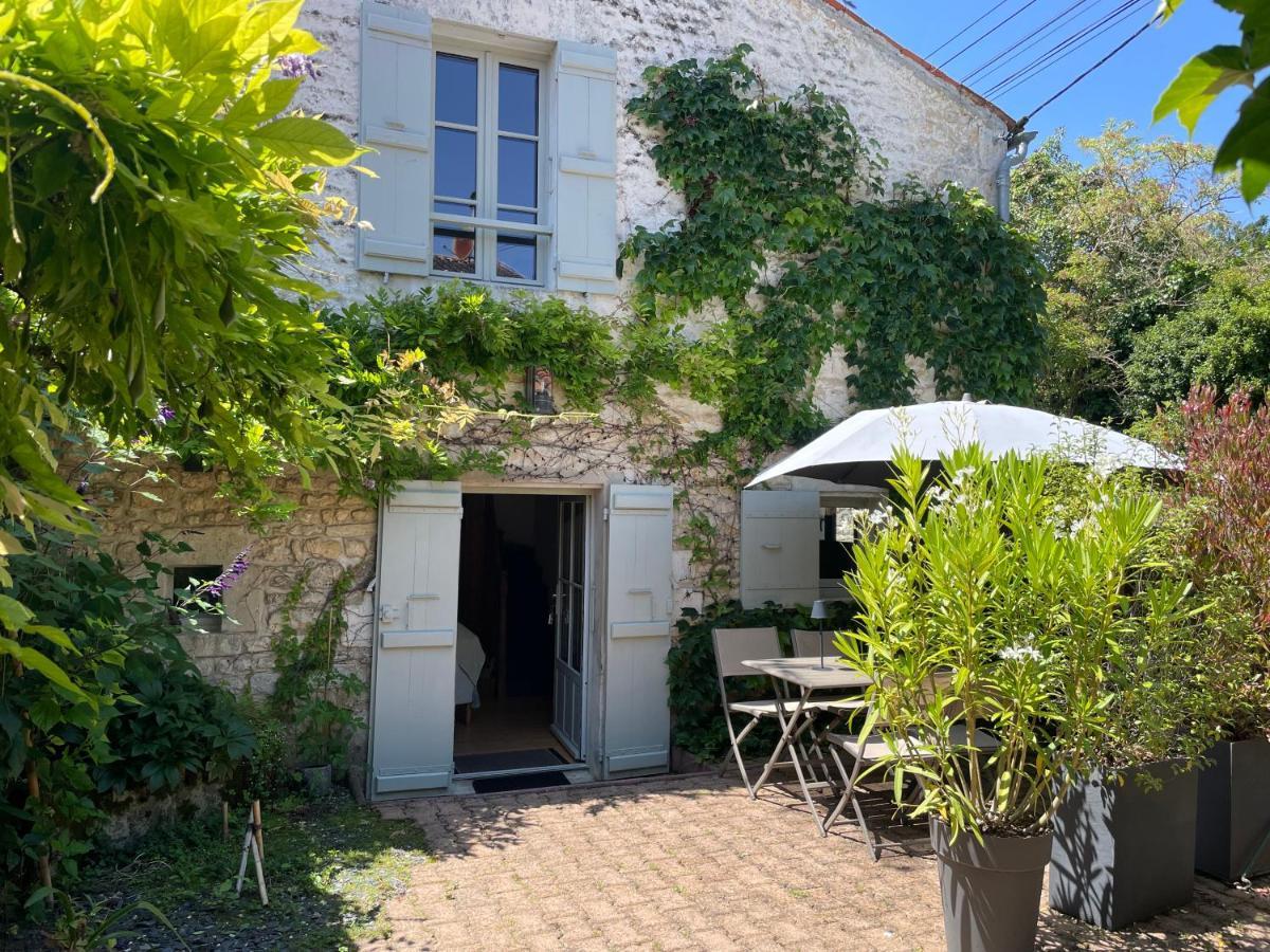 Casa de Férias Du Presbytere D'envaux, Ravissante Maison De Charme Port-dʼEnvaux